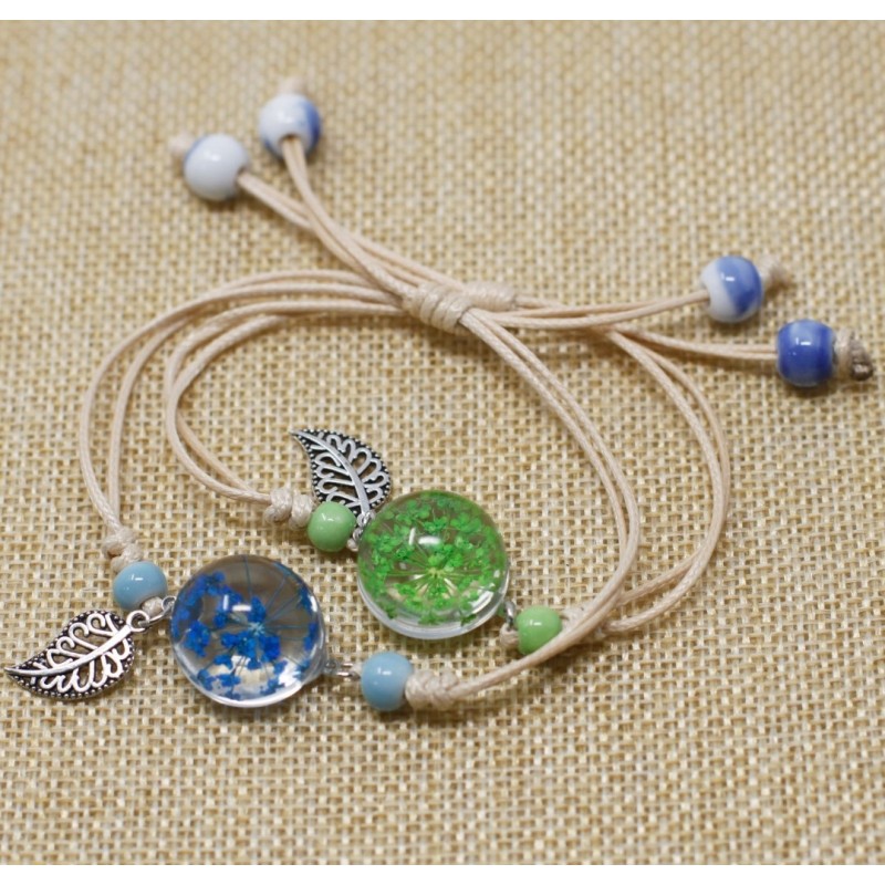 Pulsera de flores prensadas